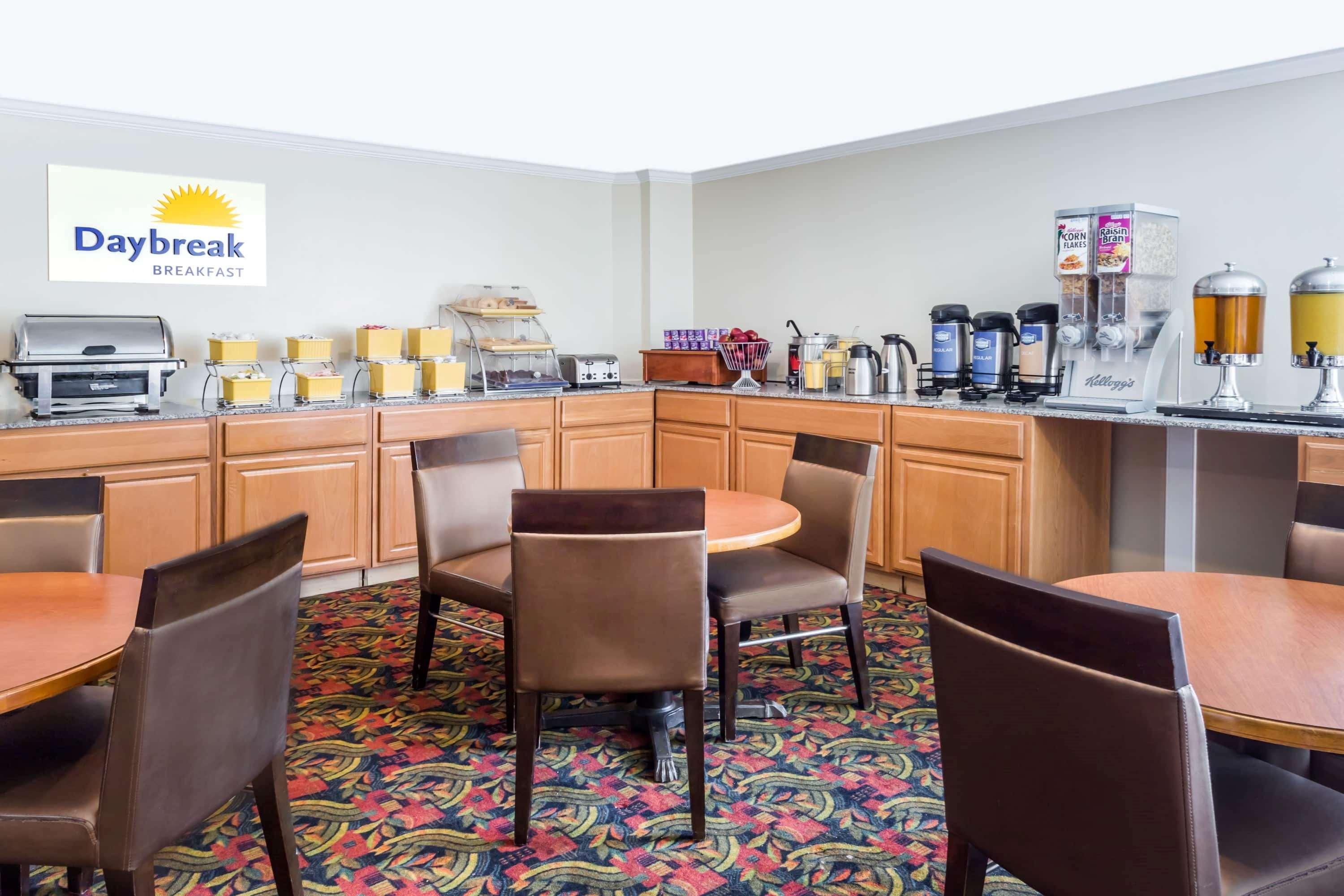 Days Inn By Wyndham Williamsburg Historic Area מראה חיצוני תמונה